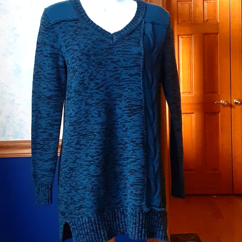 Style & Co. Tunic length blue & black sweater